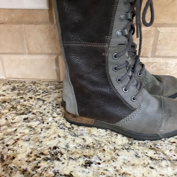 SOREL boots - Picture 2 of 6